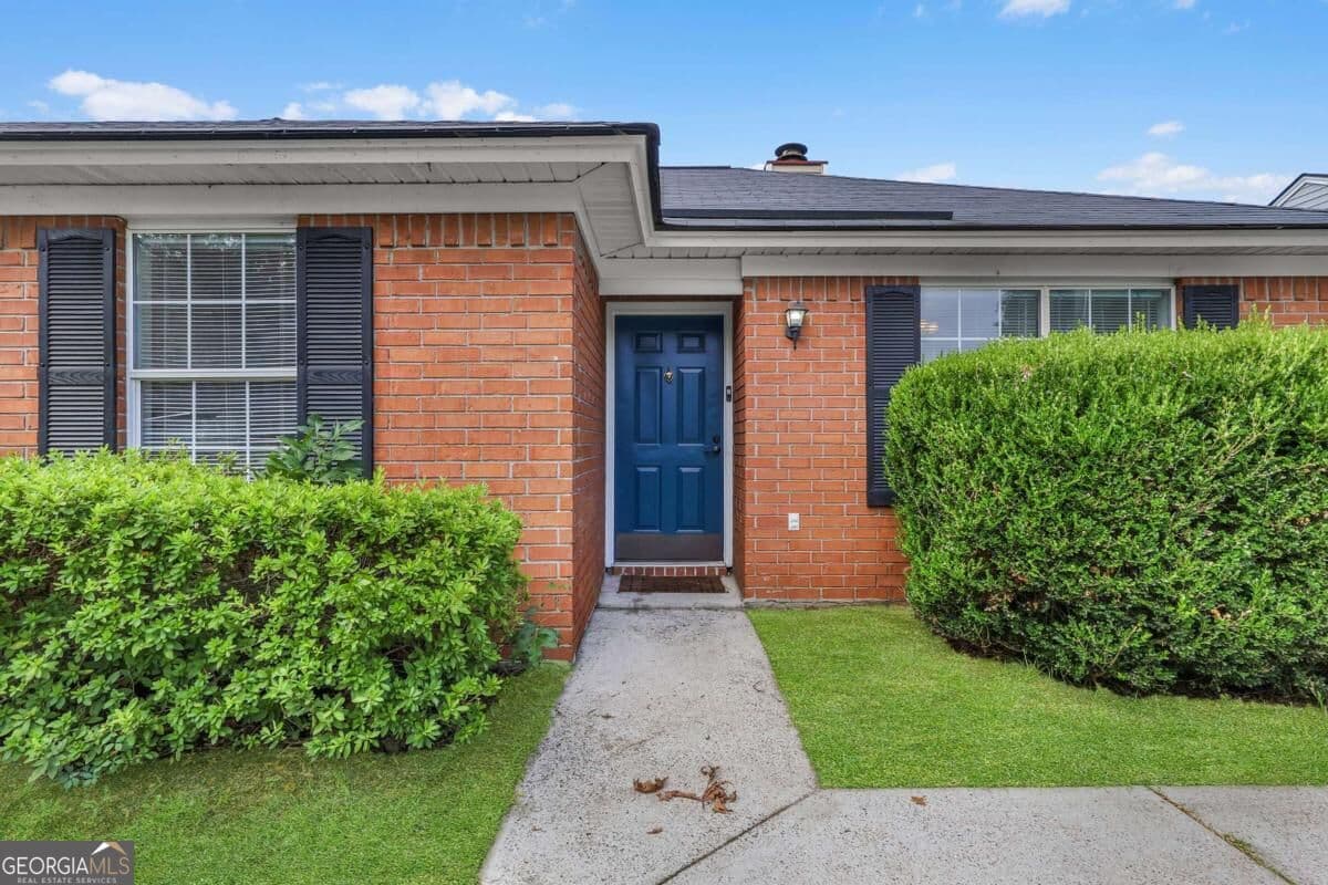3 bedroom, 2 bathroom, 993 sq ft single family residence for sale at 139 Little River Drive, Savannah, GA 31419 — photo 4