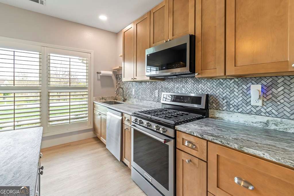 3 bedroom, 2 bathroom, 2,146 sq ft single family residence for sale at 164 Owen Glen Drive, Blairsville, GA 30512 — photo 5
