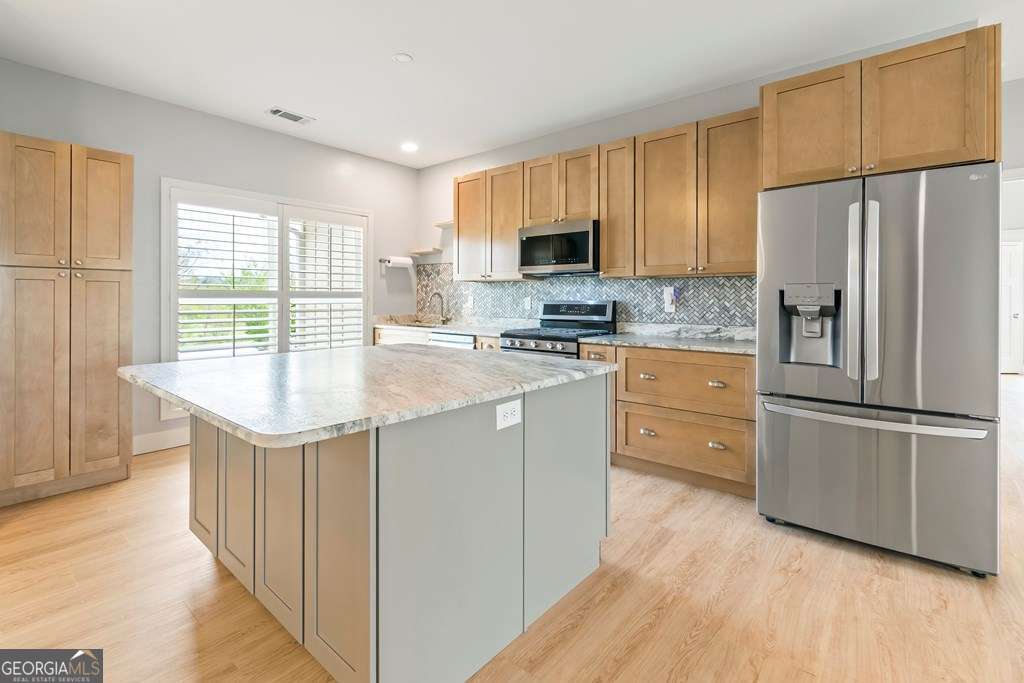 3 bedroom, 2 bathroom, 2,146 sq ft single family residence for sale at 164 Owen Glen Drive, Blairsville, GA 30512 — photo 4