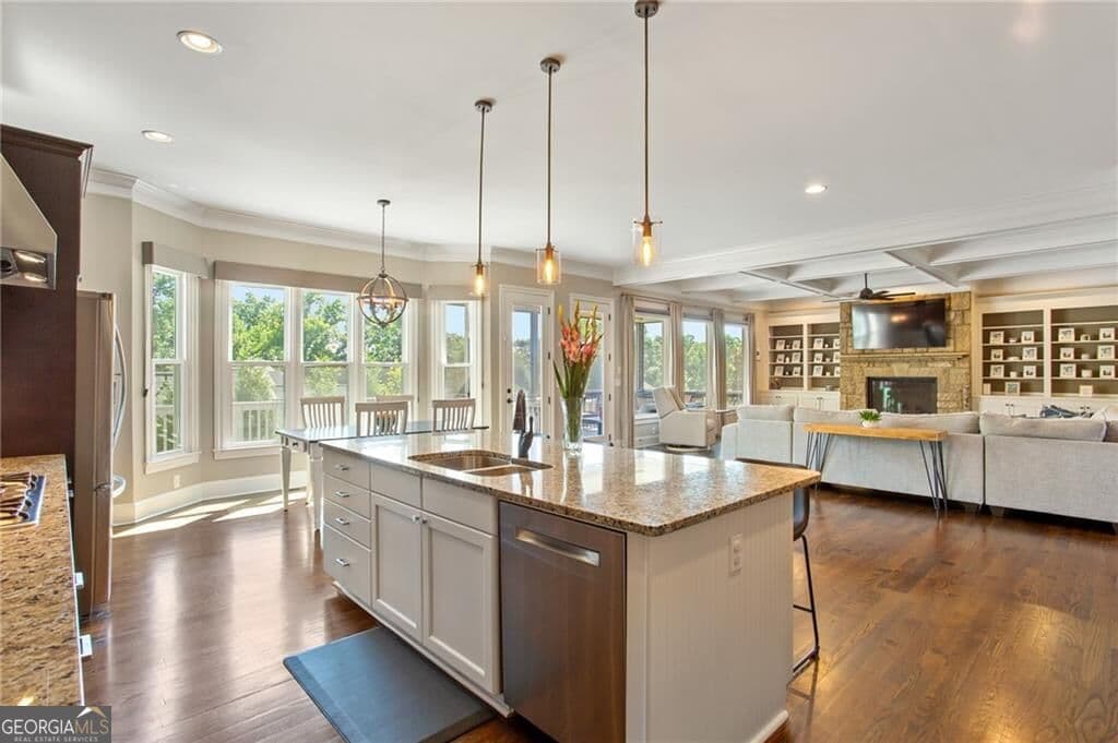 6 bedroom, 6.5 bathroom, 6,197 sq ft single family residence for sale at 4130 Cougar Point, Marietta, GA 30066 — photo 7