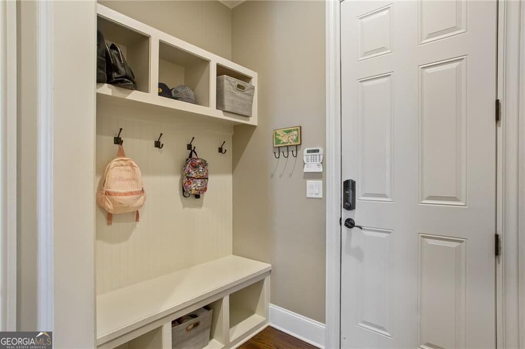 6 bedroom, 6.5 bathroom, 6,197 sq ft single family residence for sale at 4130 Cougar Point, Marietta, GA 30066 — photo 9