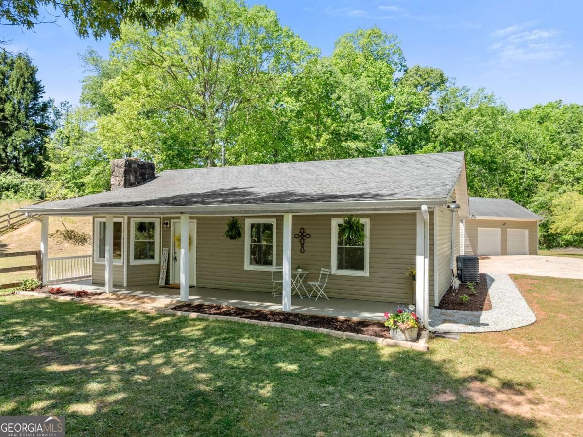 3 bedroom, 2 bathroom, 1,926 sq ft single family residence sold at 176 Moss Road, Dawsonville, GA 30534