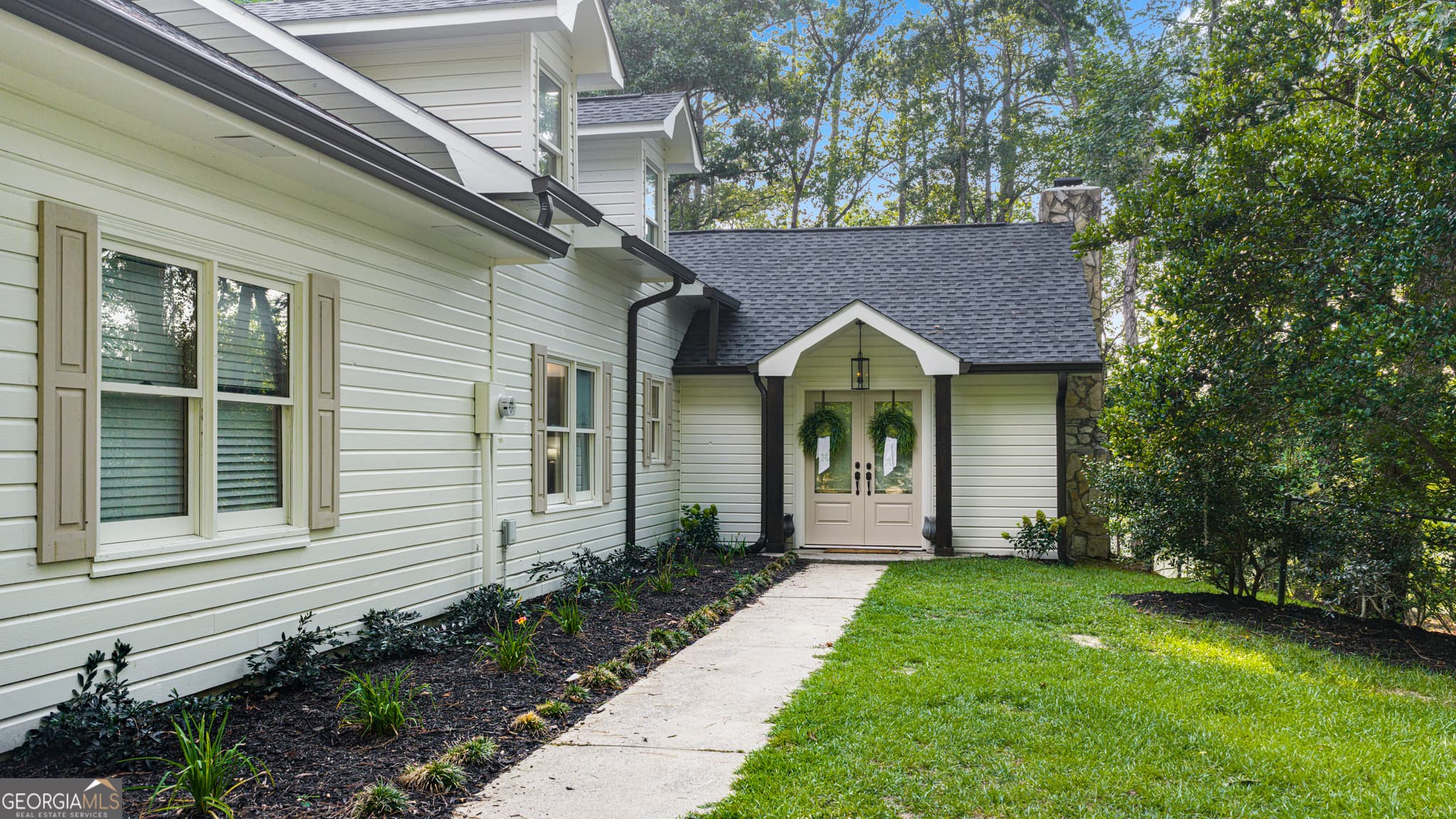 3 bedroom, 3 bathroom, 2,199 sq ft single family residence for sale at 109 High Bluff Road, Baxley, GA 31513 — photo 2