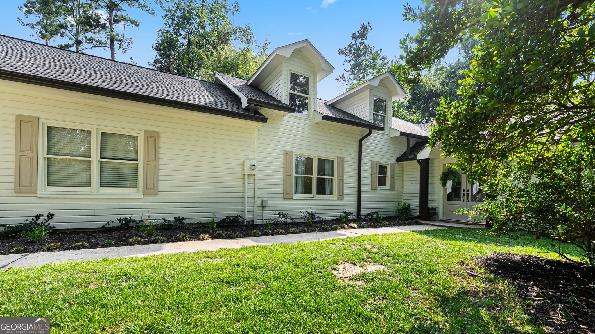 3 bedroom, 3 bathroom, 2,199 sq ft single family residence for sale at 109 High Bluff Road, Baxley, GA 31513 — photo 4