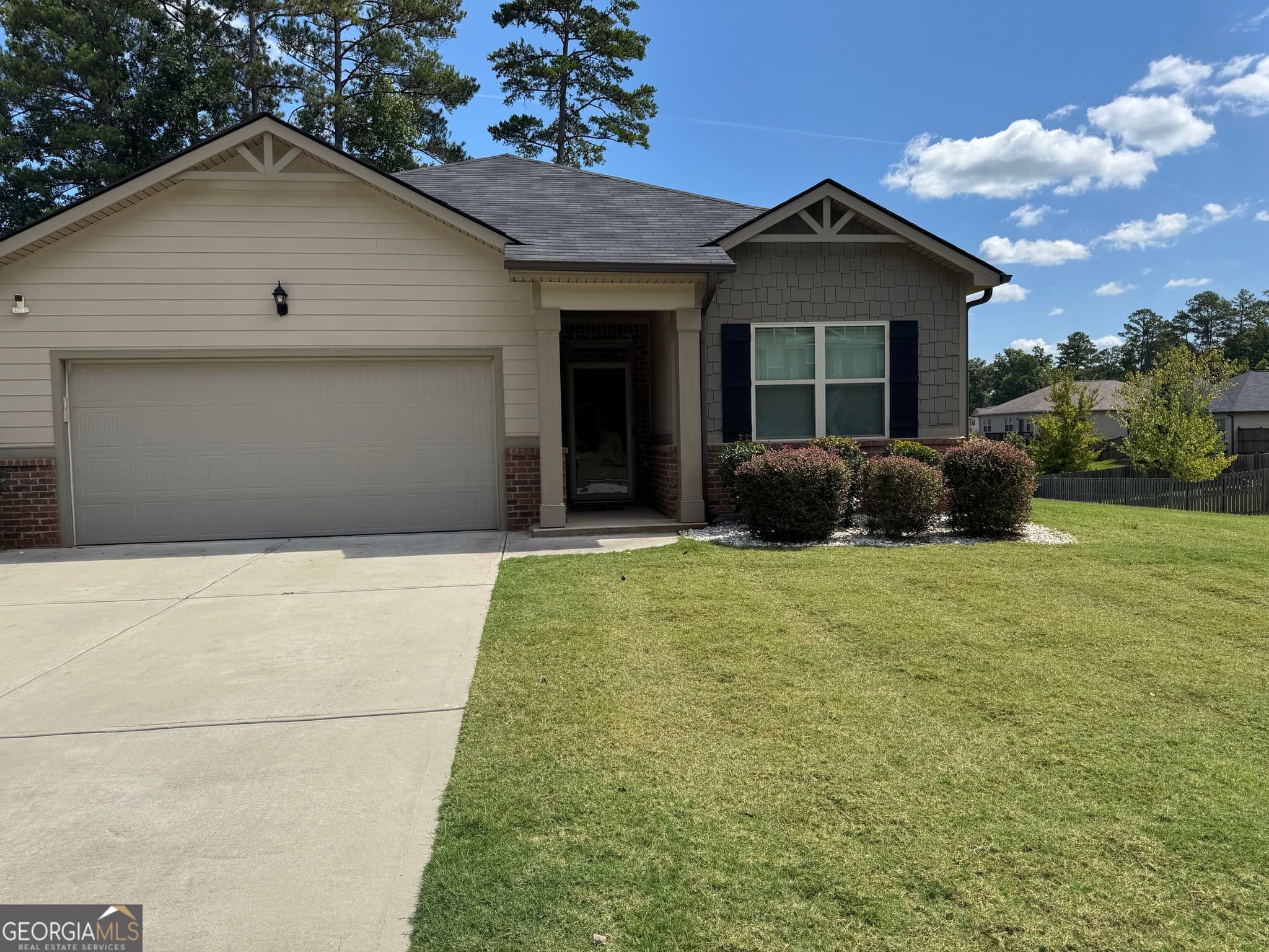 3 bedroom, 2 bathroom, 1,747 sq ft single family residence for sale at 9410 Bandywood Drive, Covington, GA 30014 — photo 1 of 38