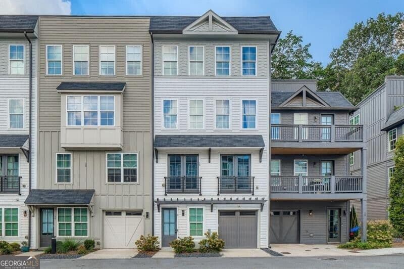 1 bedroom, 1 bathroom, 870 sq ft townhouse for sale at 14 Becker Place, Atlanta, GA 30307 — photo 1 of 24