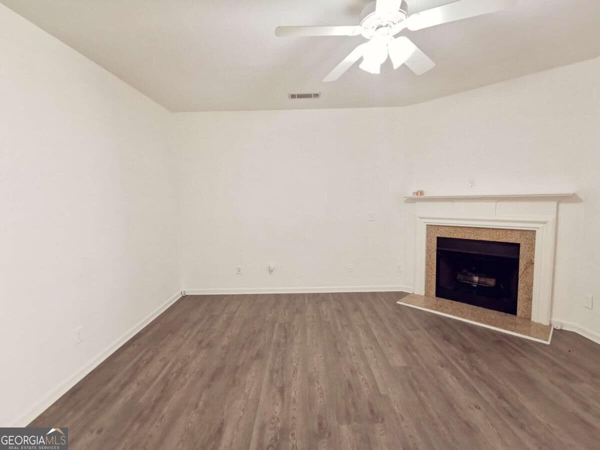 3 bedroom, 2.5 bathroom, 1,696 sq ft townhouse for rent at 2073 Executive Drive, Duluth, GA 30096 for $2,100 a month — photo 7