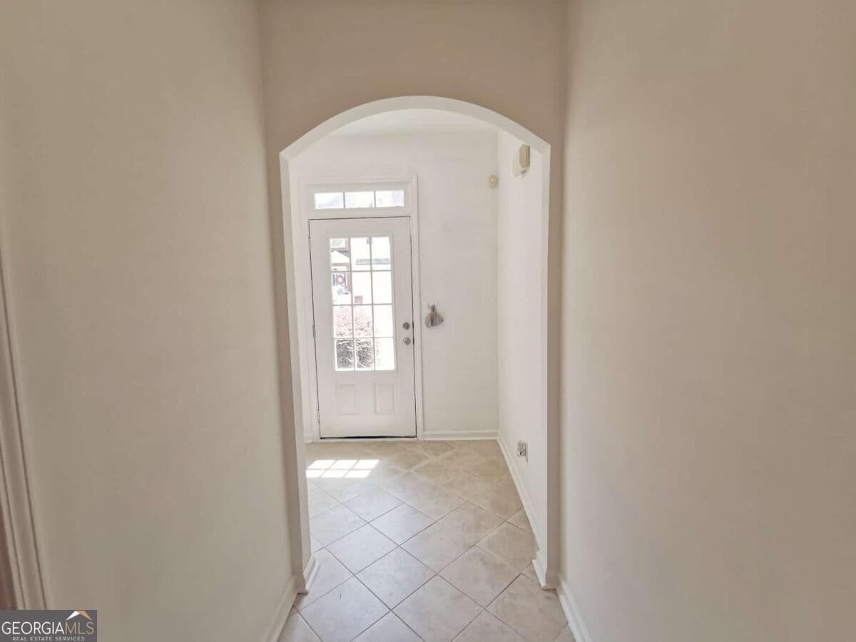 3 bedroom, 2.5 bathroom, 1,696 sq ft townhouse for rent at 2073 Executive Drive, Duluth, GA 30096 for $2,100 a month — photo 5