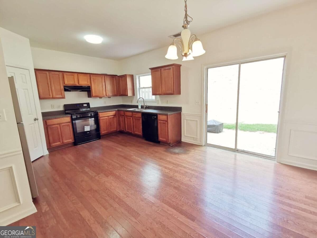 3 bedroom, 2.5 bathroom, 1,696 sq ft townhouse for rent at 2073 Executive Drive, Duluth, GA 30096 for $2,100 a month — photo 8