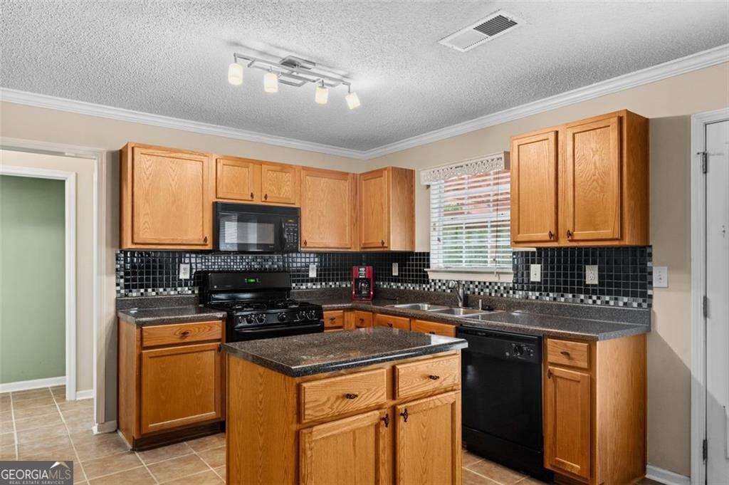 5 bedroom, 3.5 bathroom, 3,058 sq ft single family residence for sale at 1835 Winding Crossing Trail, Fairburn, GA 30213 — photo 5
