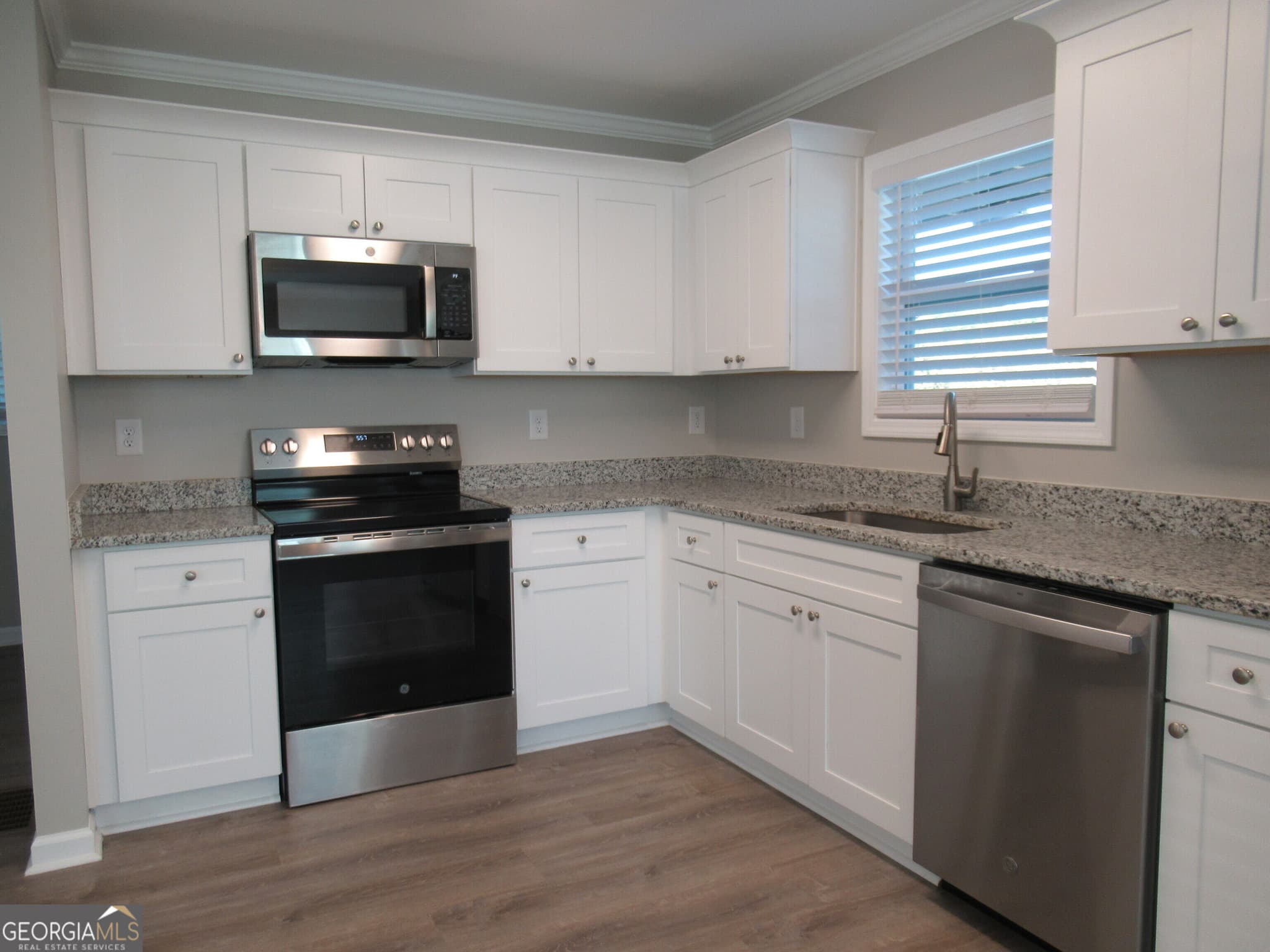 5 bedroom, 3.5 bathroom, 2,250 sq ft single family residence for rent at 757 Old Kerns Road, Dawsonville, GA 30534 for $2,300 a month — photo 8