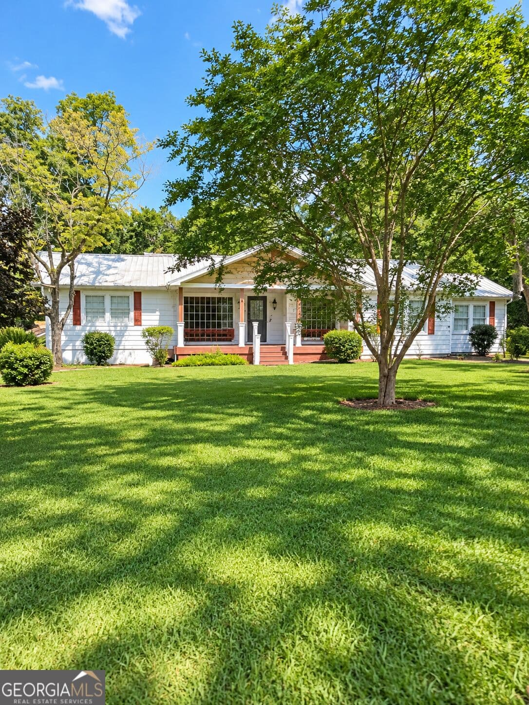 3 bedroom, 1.5 bathroom, 2,170 sq ft single family residence for sale at 70 S Butler Street, Camilla, GA 31730