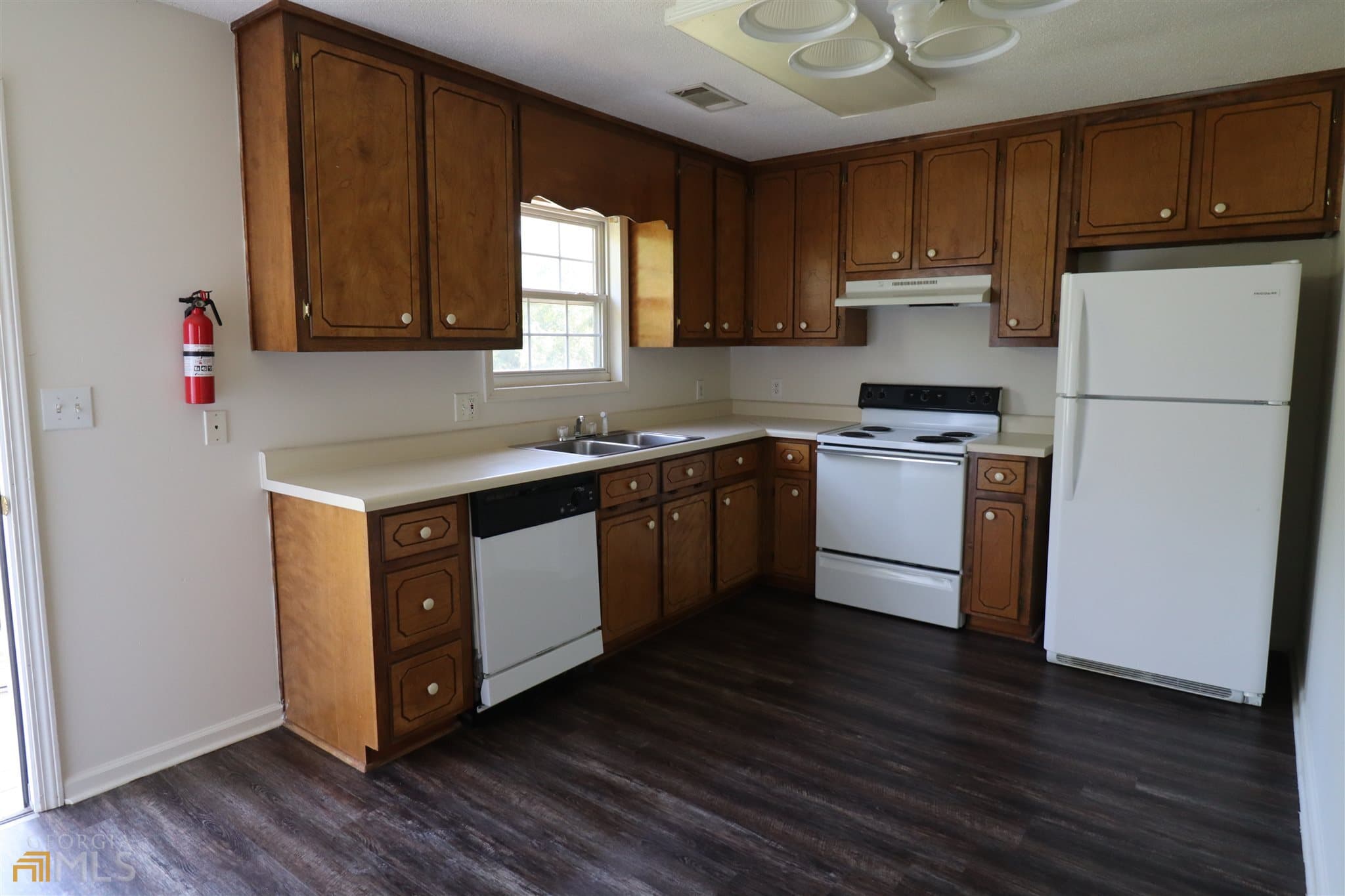 2 bedroom, 2 bathroom, 1,200 sq ft single family residence for rent at 1820 North Ridge Drive UNIT B, Milledgeville, GA 31061 for $975 a month — photo 2