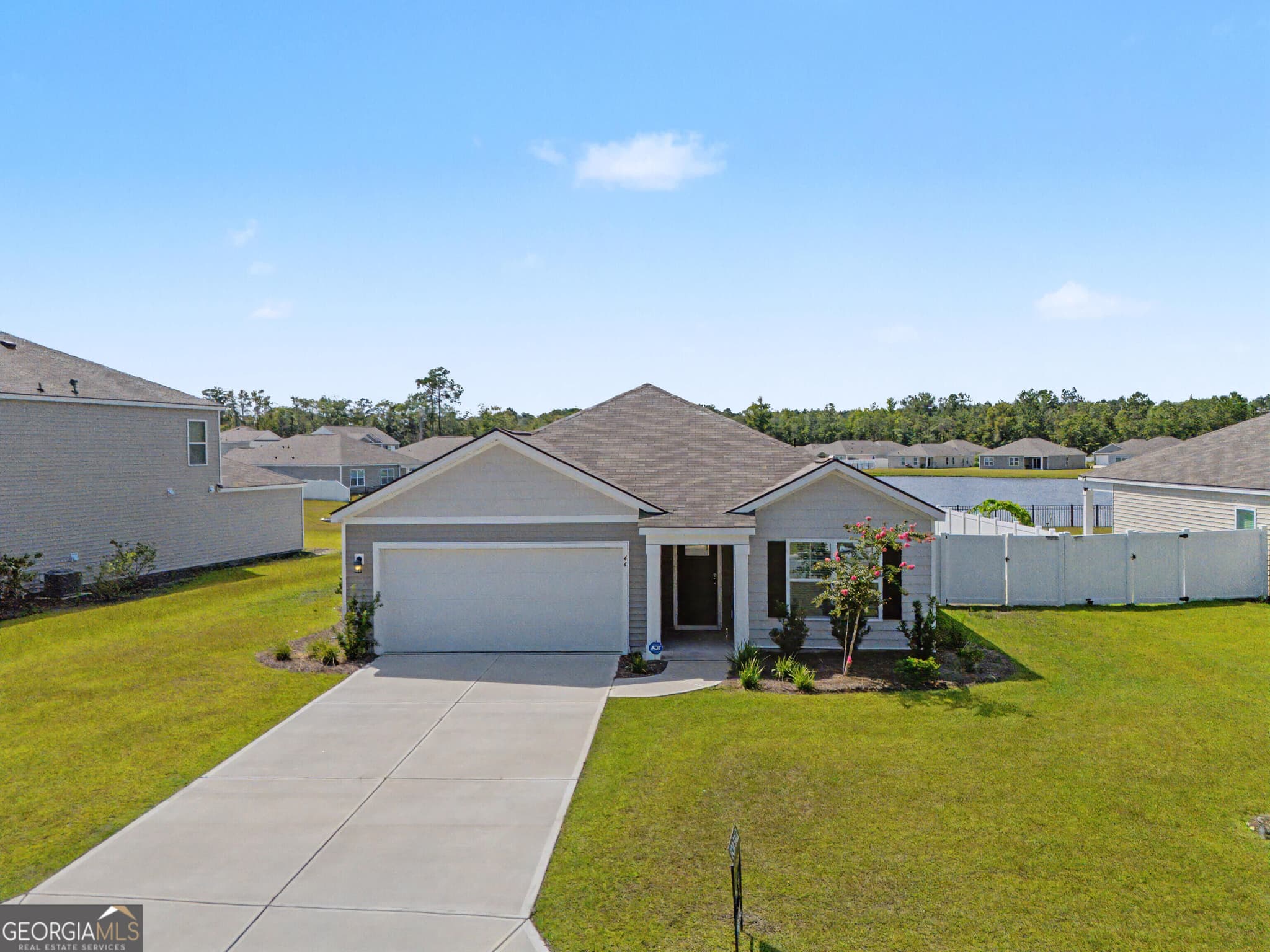 3 bedroom, 2 bathroom, 1,618 sq ft single family residence for sale at 44 Autumn's Wood Drive, Brunswick, GA 31525 — photo 2