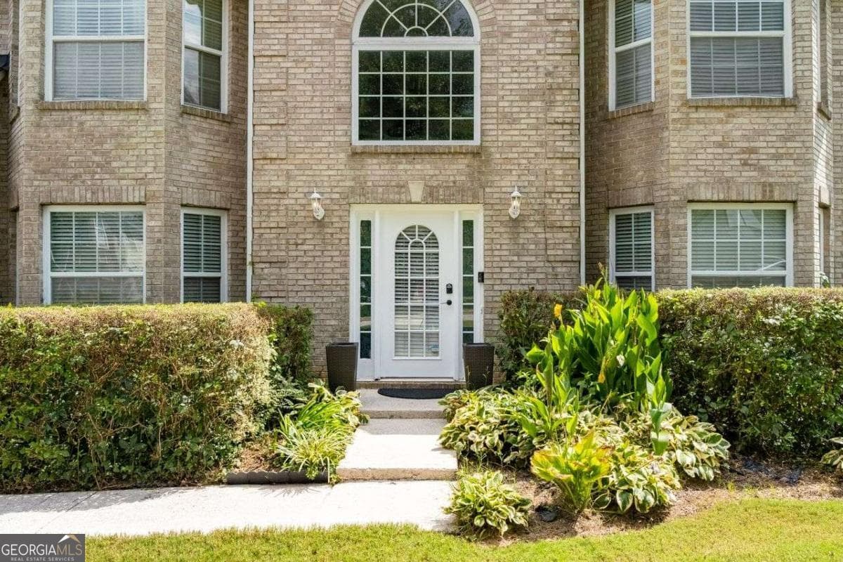 5 bedroom, 3 bathroom, 3,492 sq ft single family residence for sale at 208 Sheffield Lane, Powder Springs, GA 30127 — photo 9