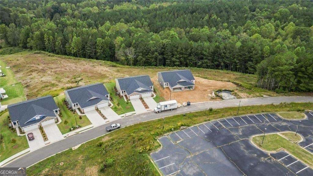 3 bedroom, 2.5 bathroom, 2,162 sq ft townhouse for sale at 37 Village Drive, Dawsonville, GA 30534 — photo 2