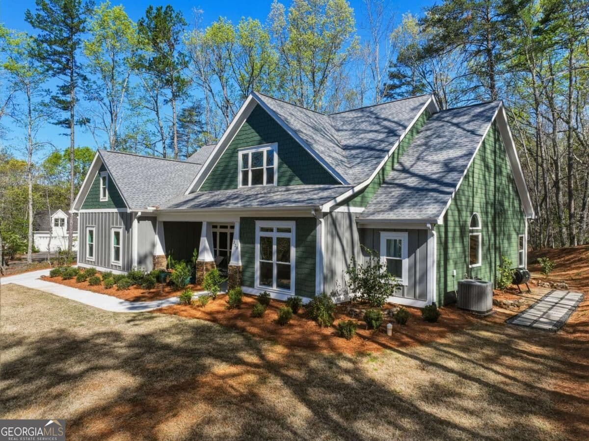 4 bedroom, 3 bathroom, 3,037 sq ft single family residence for sale at 320 Fern Park Drive, Dawsonville, GA 30534 — photo 4
