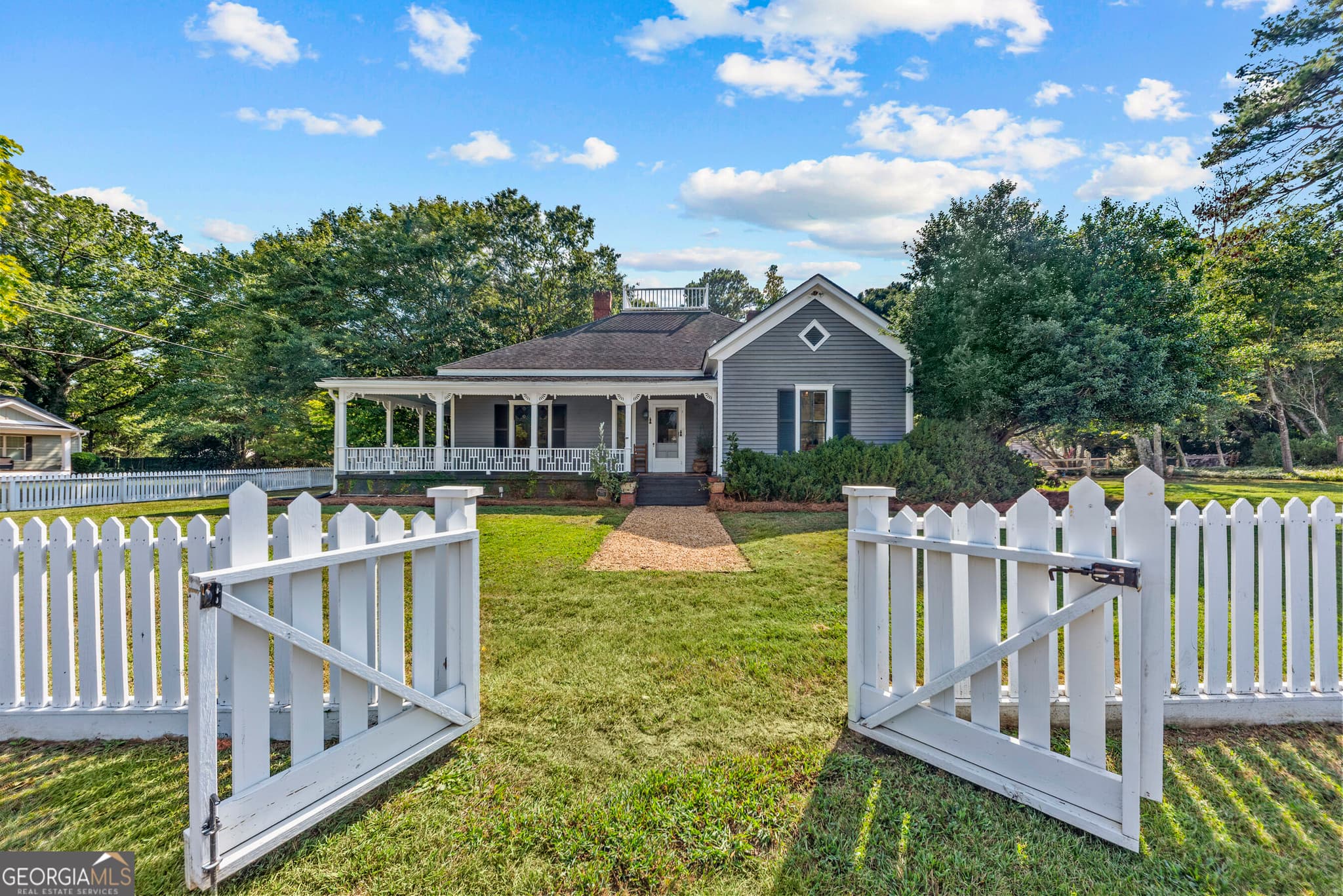 3 bedroom, 2 bathroom, 2,261 sq ft single family residence for sale at 215 East Dixie Highway, Rutledge, GA 30663