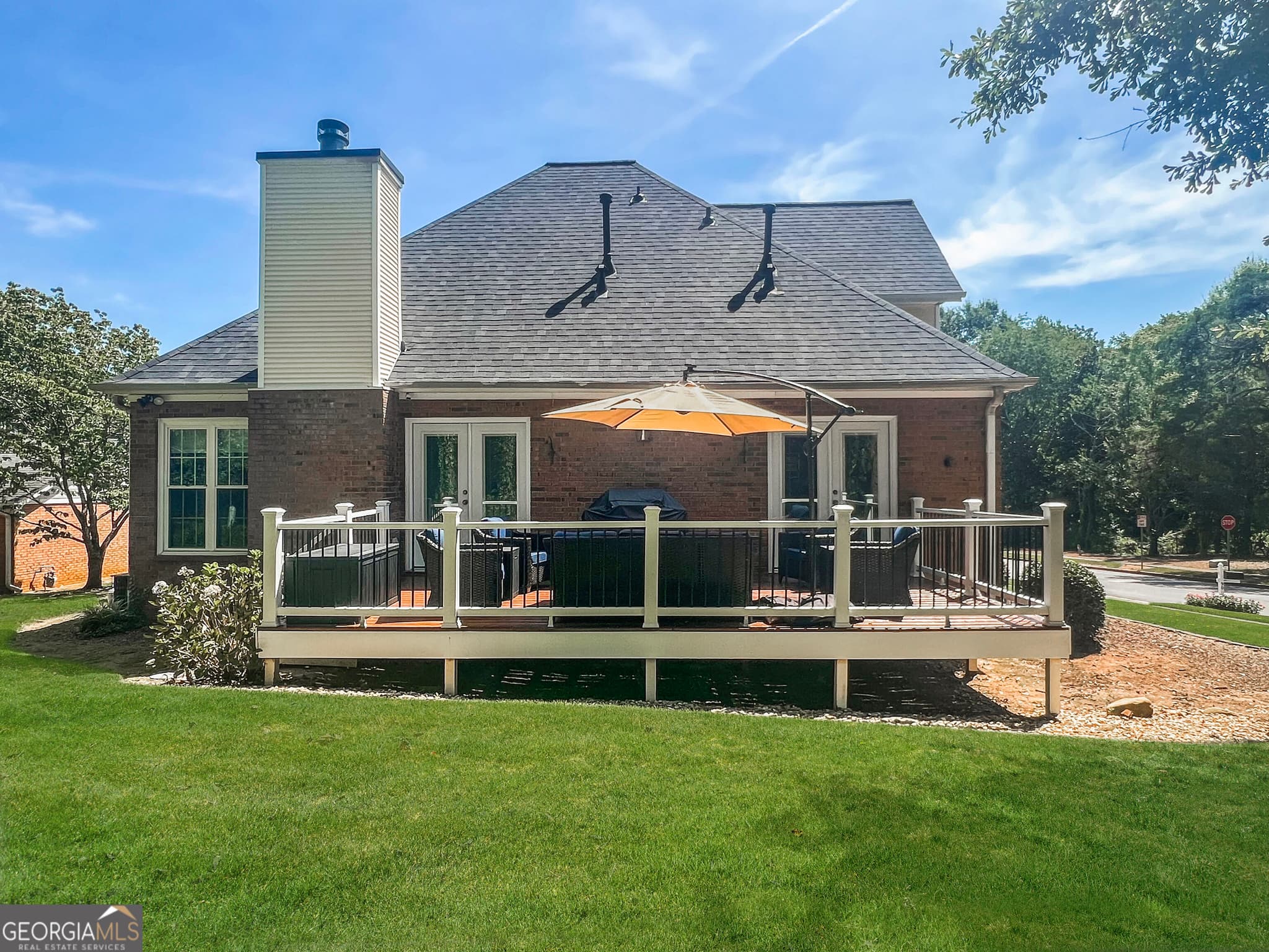 2 bedroom, 2.5 bathroom, 2,051 sq ft single family residence for sale at 90 Fenwyck Commons, Fayetteville, GA 30214 — photo 4