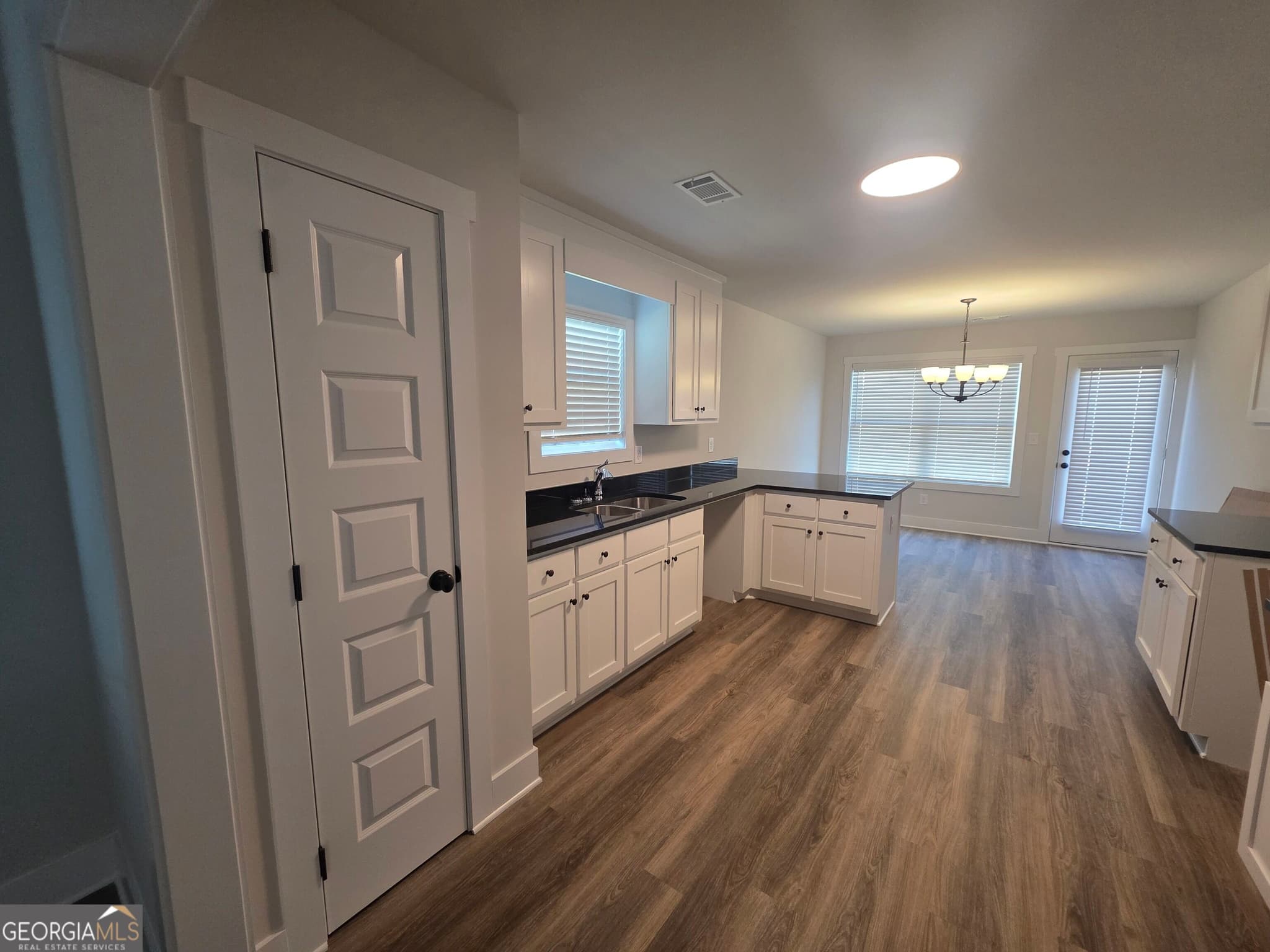 3 bedroom, 2 bathroom, 1,600 sq ft single family residence for sale at 191 Charlie Way 30, Winder, GA 30680 — photo 3