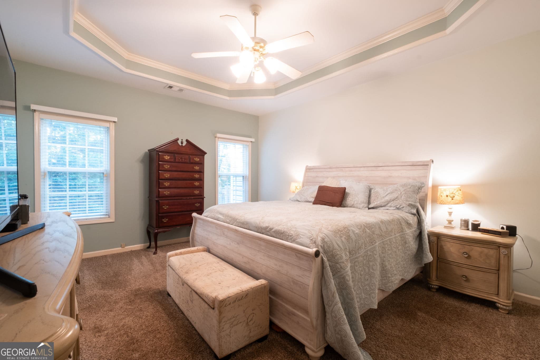 4 bedroom, 2.5 bathroom, 3,687 sq ft single family residence for sale at 123 W Castle View Drive, Braselton, GA 30517 — photo 3