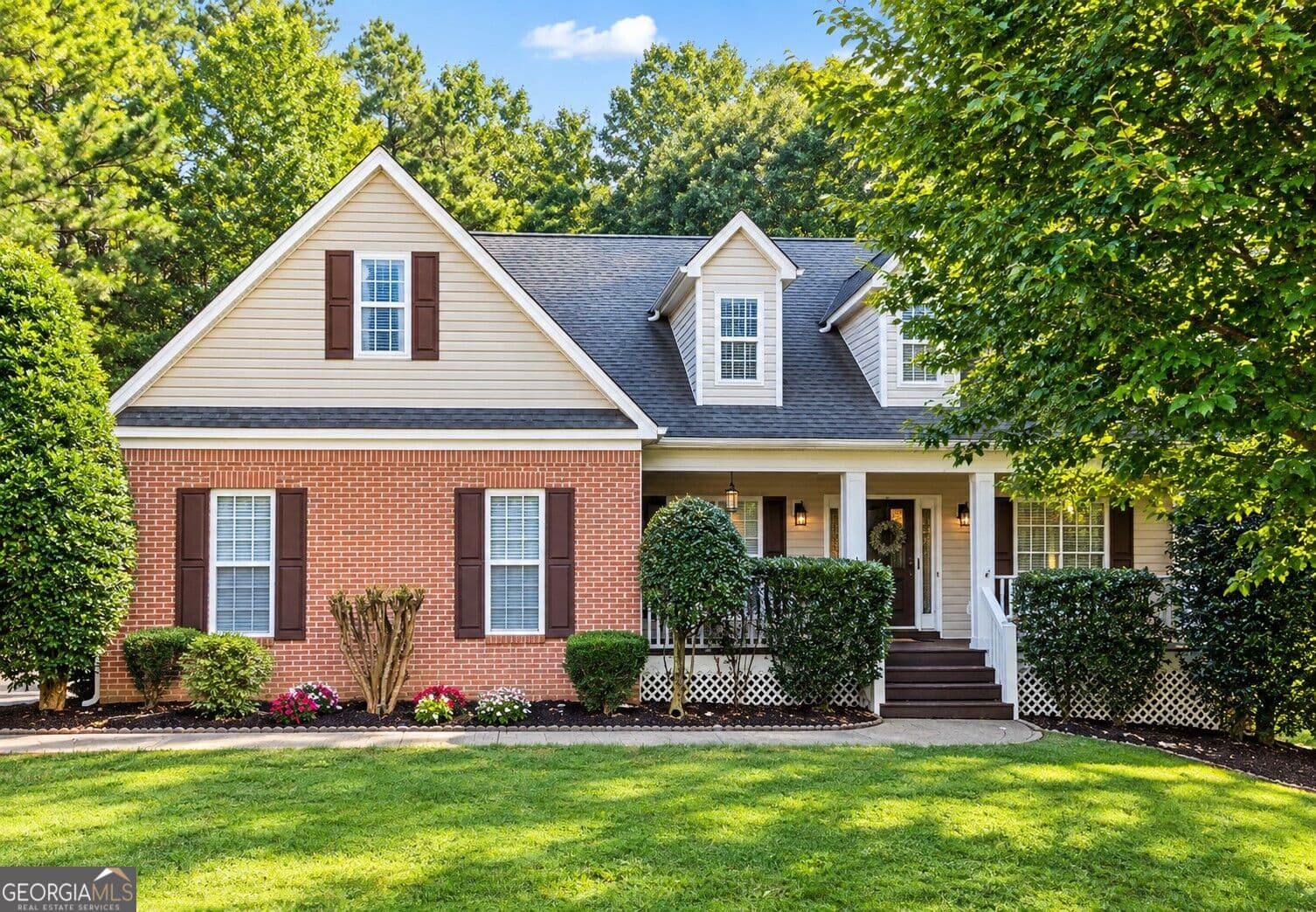 4 bedroom, 2.5 bathroom, 3,687 sq ft single family residence for sale at 123 W Castle View Drive, Braselton, GA 30517