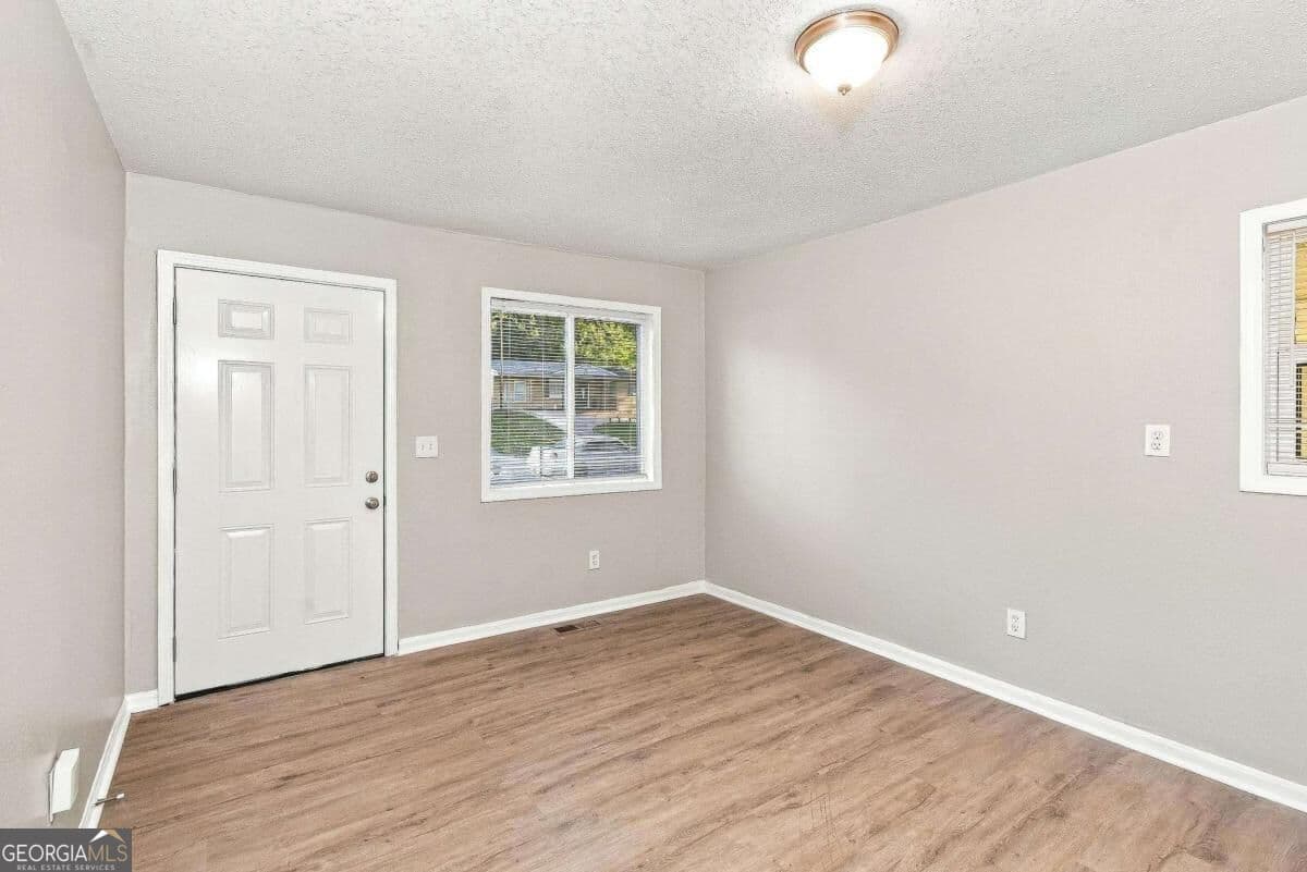 2 bedroom, 1 bathroom single family residence for rent at 2838 Cardo Drive, Atlanta, GA 30318 for $1,390 a month — photo 4