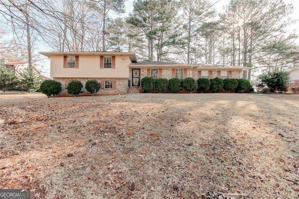 3 bedroom, 2 bathroom, 2,000 sq ft single family residence sold at 123 Creek Circle, Stockbridge, GA 30281