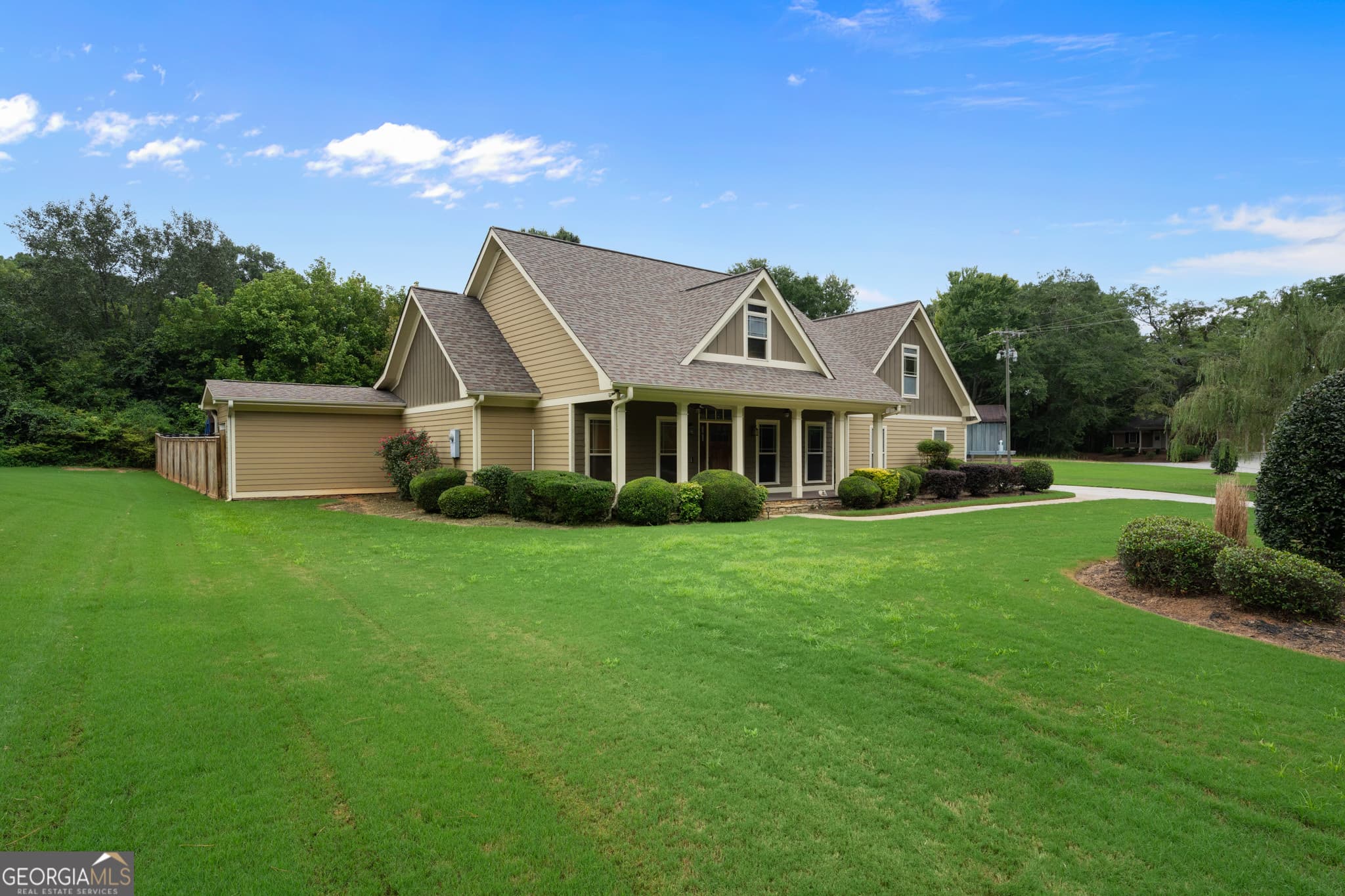 3 bedroom, 2.5 bathroom, 2,160 sq ft single family residence for sale at 30 W Macedonia Church Road, Oxford, GA 30054 — photo 3