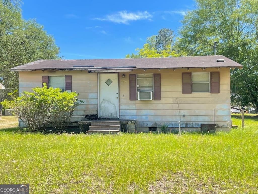 3 bedroom, 1 bathroom, 1,858 sq ft single family residence for sale at 1108 E 4th Avenue, Albany, GA 31705