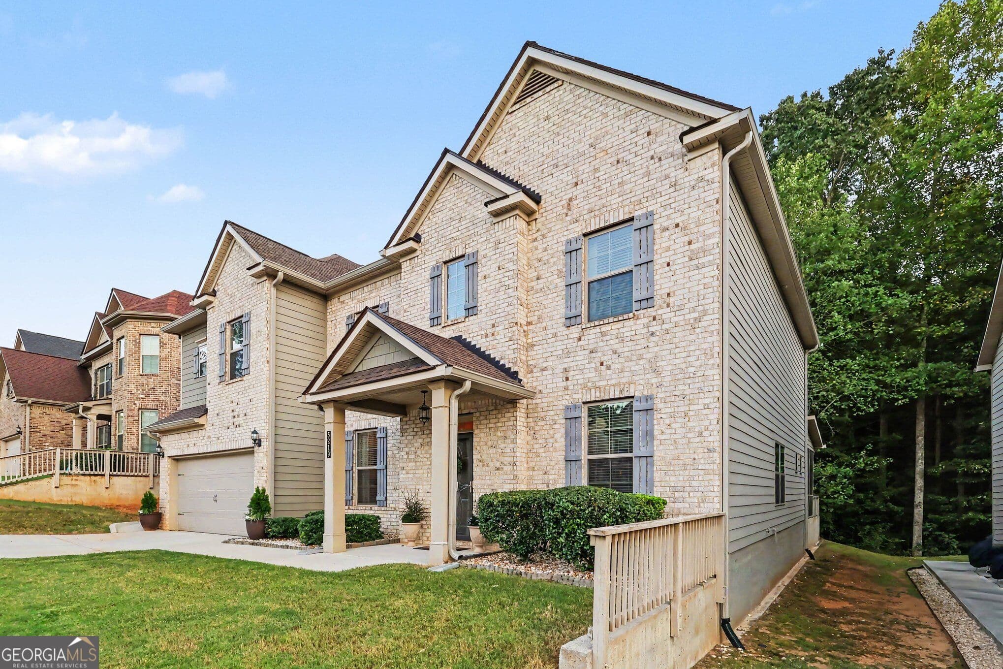 6 bedroom, 4 bathroom, 4,122 sq ft single family residence for sale at 5219 Tye Trail, Fairburn, GA 30213 — photo 7
