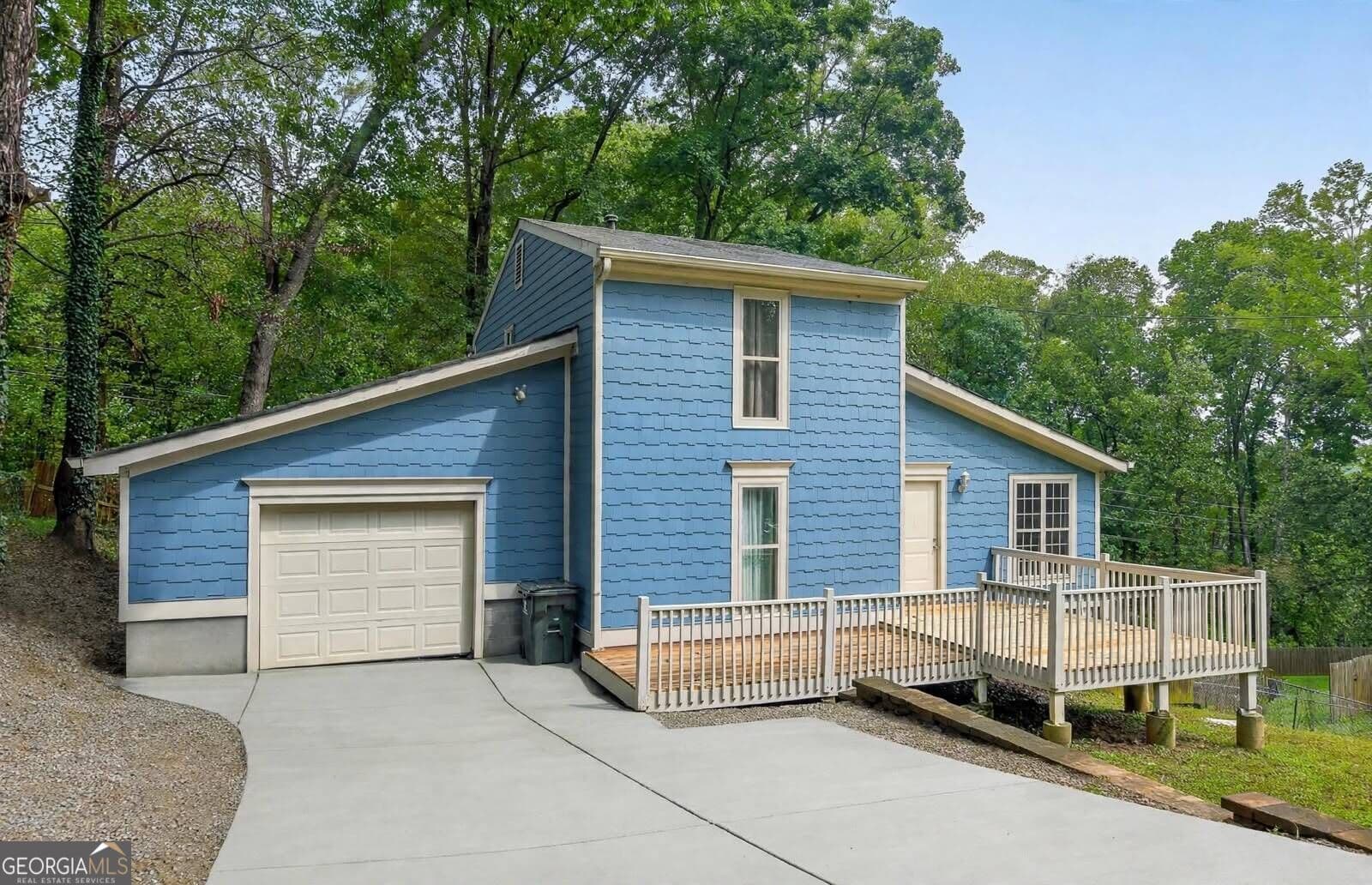 4 bedroom, 3 bathroom, 2,481 sq ft single family residence for sale at 1254 Woodleigh Road, Marietta, GA 30008 — photo 2