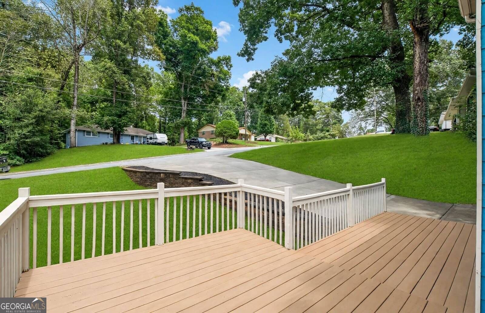 4 bedroom, 3 bathroom, 2,481 sq ft single family residence for sale at 1254 Woodleigh Road, Marietta, GA 30008 — photo 5