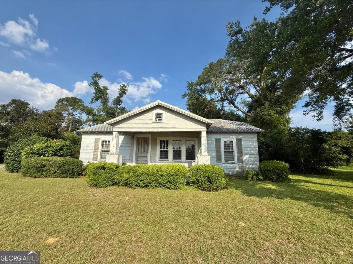 104 N Tallahassee Street, Hazlehurst, GA 31539 — most recent listing photo