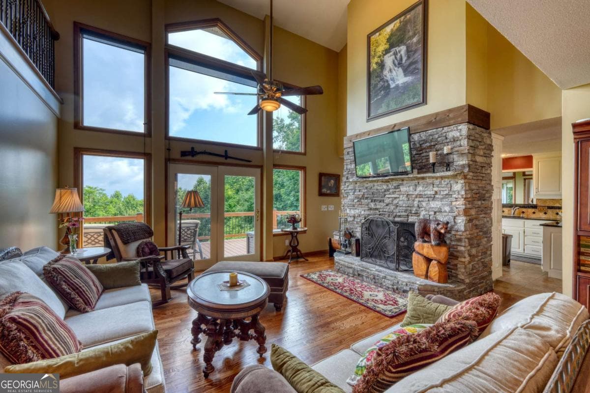 4 bedroom, 4 bathroom, 3,999 sq ft single family residence for sale at 880 Locust Trail, Hiawassee, GA 30546 — photo 6