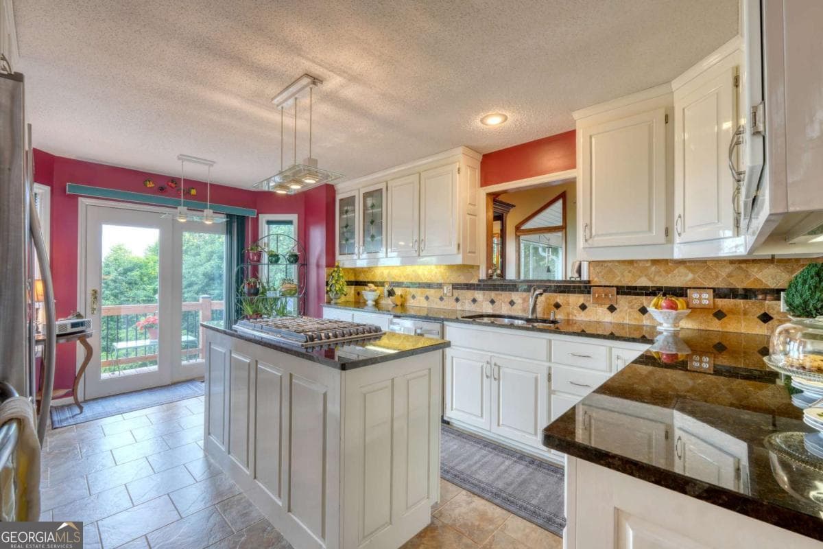4 bedroom, 4 bathroom, 3,999 sq ft single family residence for sale at 880 Locust Trail, Hiawassee, GA 30546 — photo 7