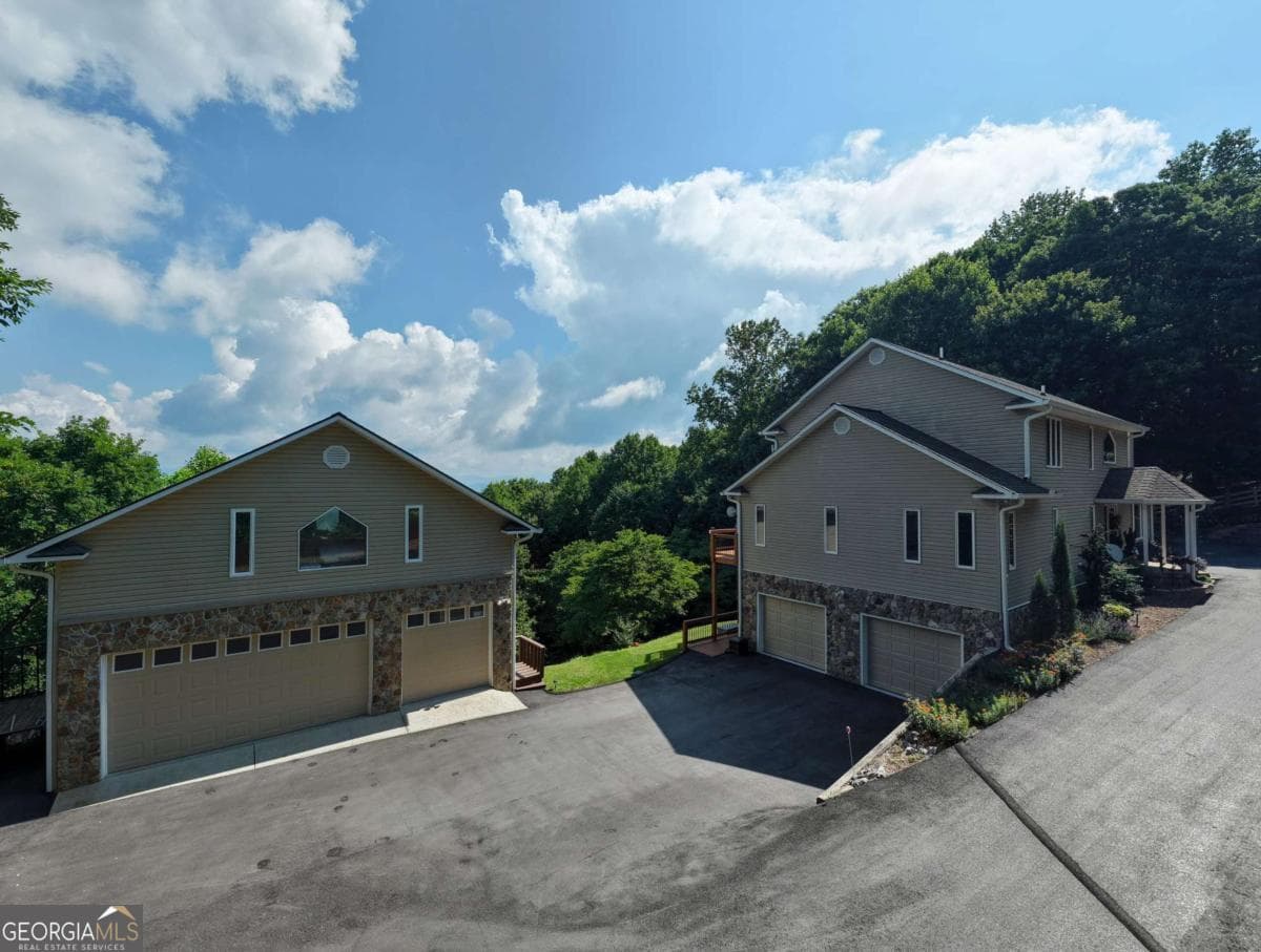 4 bedroom, 4 bathroom, 3,999 sq ft single family residence for sale at 880 Locust Trail, Hiawassee, GA 30546 — photo 10