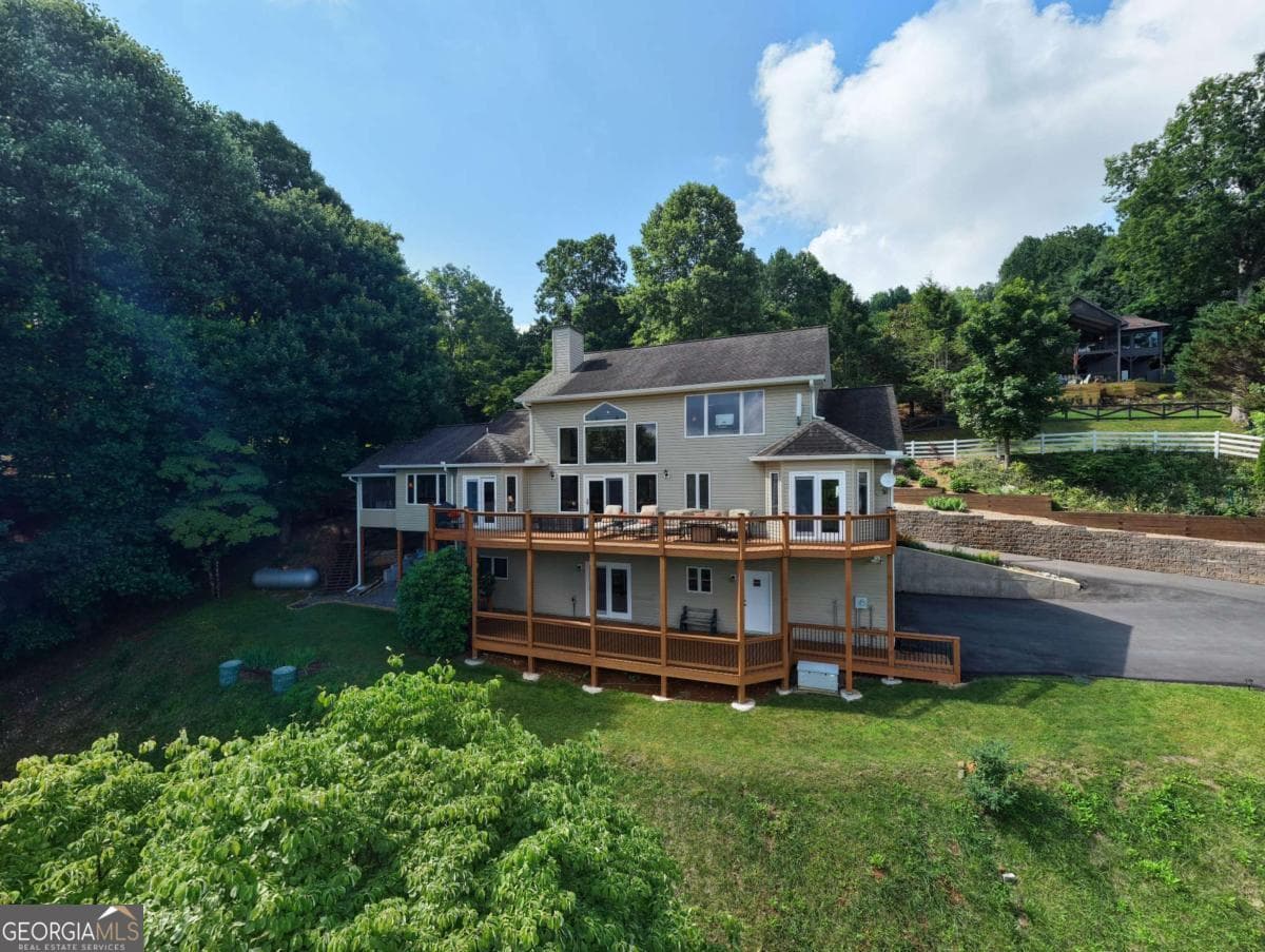 4 bedroom, 4 bathroom, 3,999 sq ft single family residence for sale at 880 Locust Trail, Hiawassee, GA 30546 — photo 4