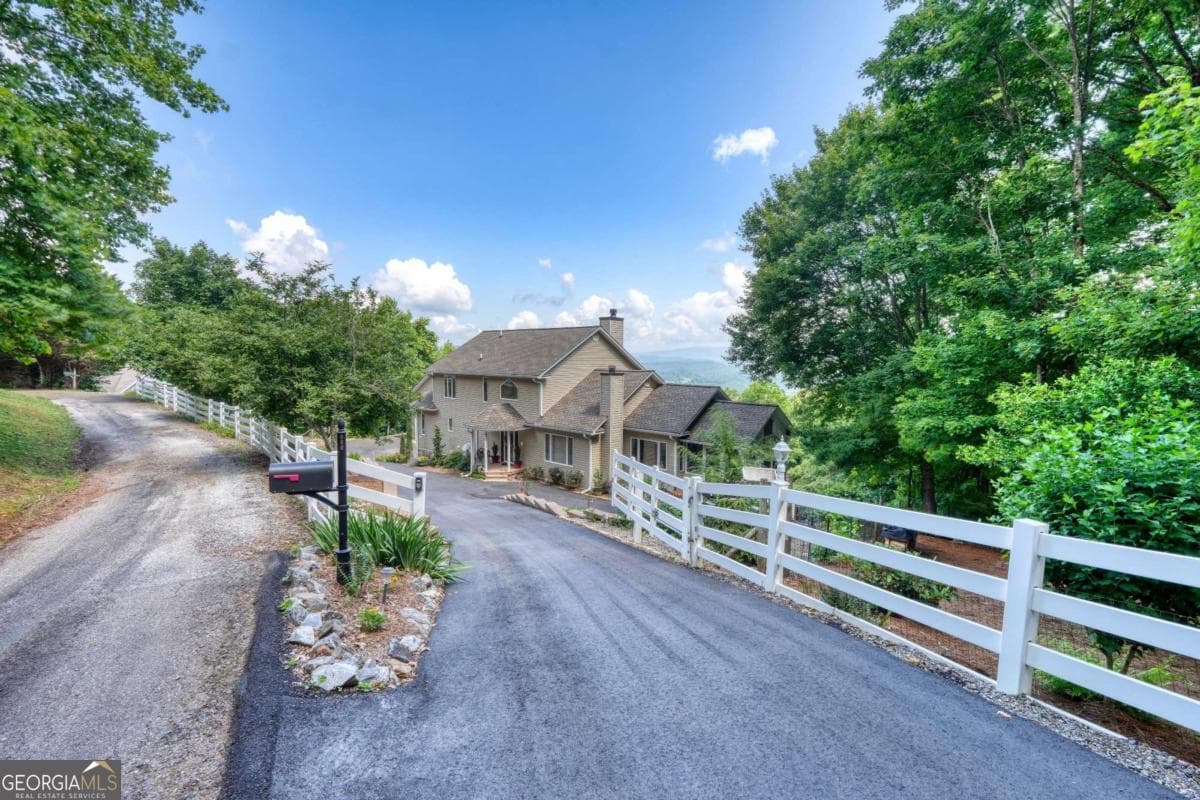 4 bedroom, 4 bathroom, 3,999 sq ft single family residence for sale at 880 Locust Trail, Hiawassee, GA 30546 — photo 8