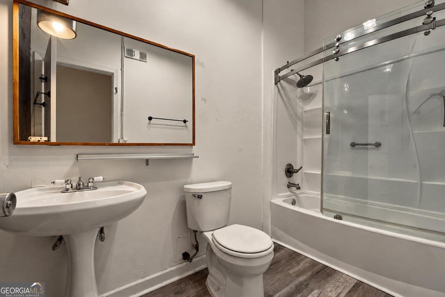 2 bedroom, 1 bathroom, 1,130 sq ft condominium for rent at 20 Marietta Street 3G, Atlanta, GA 30303 for $1,795 a month — photo 9