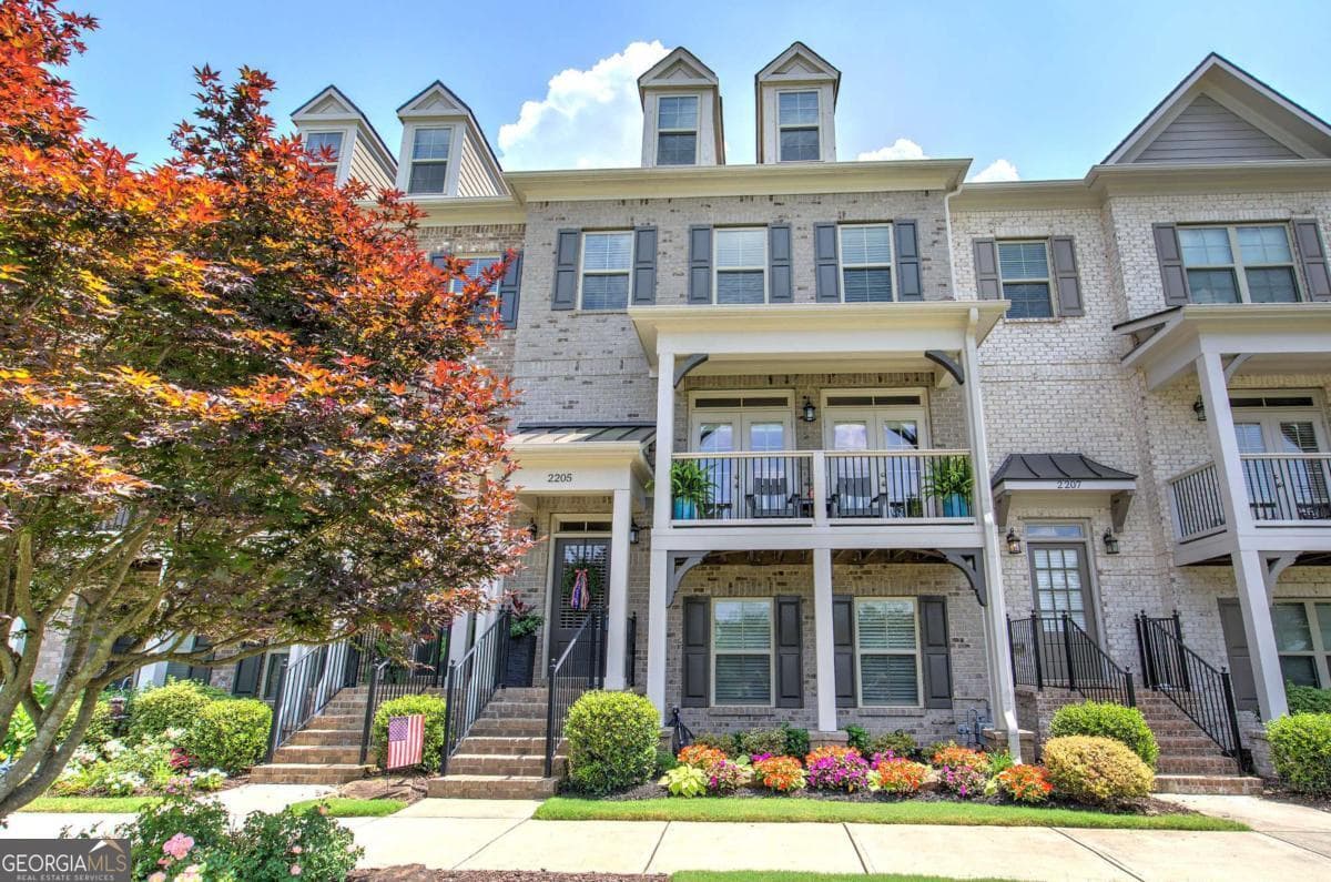 4 bedroom, 3.5 bathroom townhouse for sale at 2205 Fullers Alley, Kennesaw, GA 30144 — photo 2