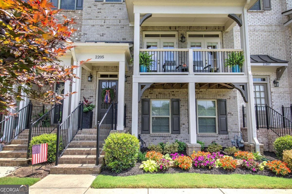 4 bedroom, 3.5 bathroom townhouse for sale at 2205 Fullers Alley, Kennesaw, GA 30144 — photo 3