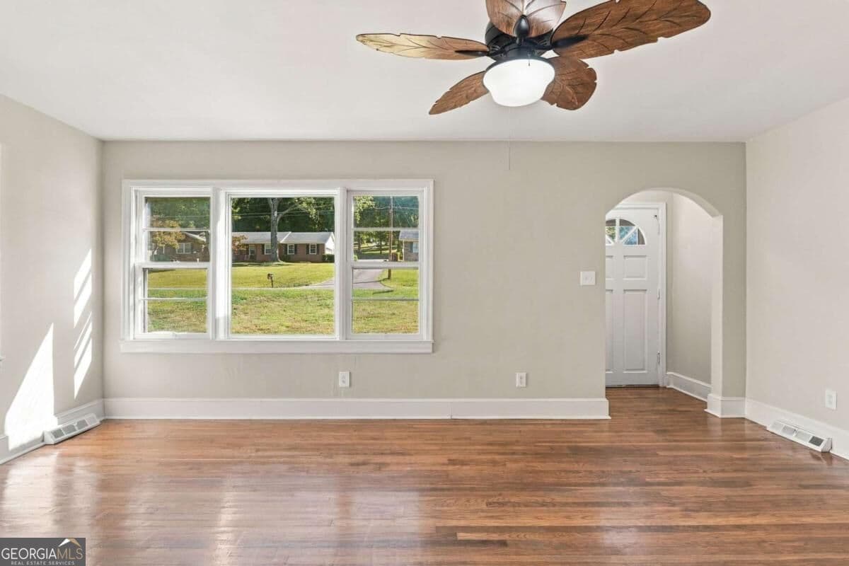 2 bedroom, 1 bathroom, 1,566 sq ft single family residence for sale at 3016 Maple Road, Lindale, GA 30147 — photo 7
