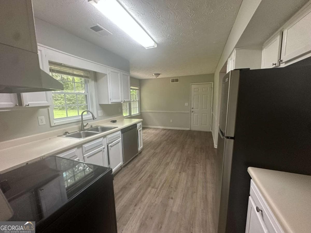 4 bedroom, 2.5 bathroom, 1,921 sq ft single family residence for rent at 40 Lake Court, Stockbridge, GA 30281 for $2,000 a month — photo 7