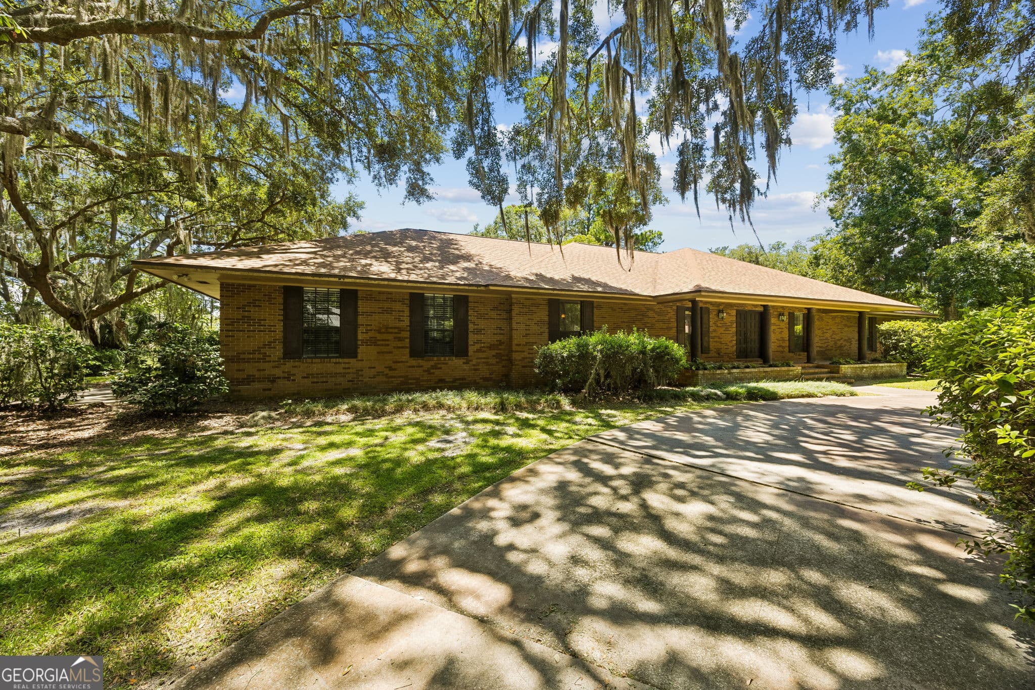 4 bedroom, 2.5 bathroom, 3,126 sq ft single family residence for sale at 811 Park Street, St. Marys, GA 31558 — photo 3