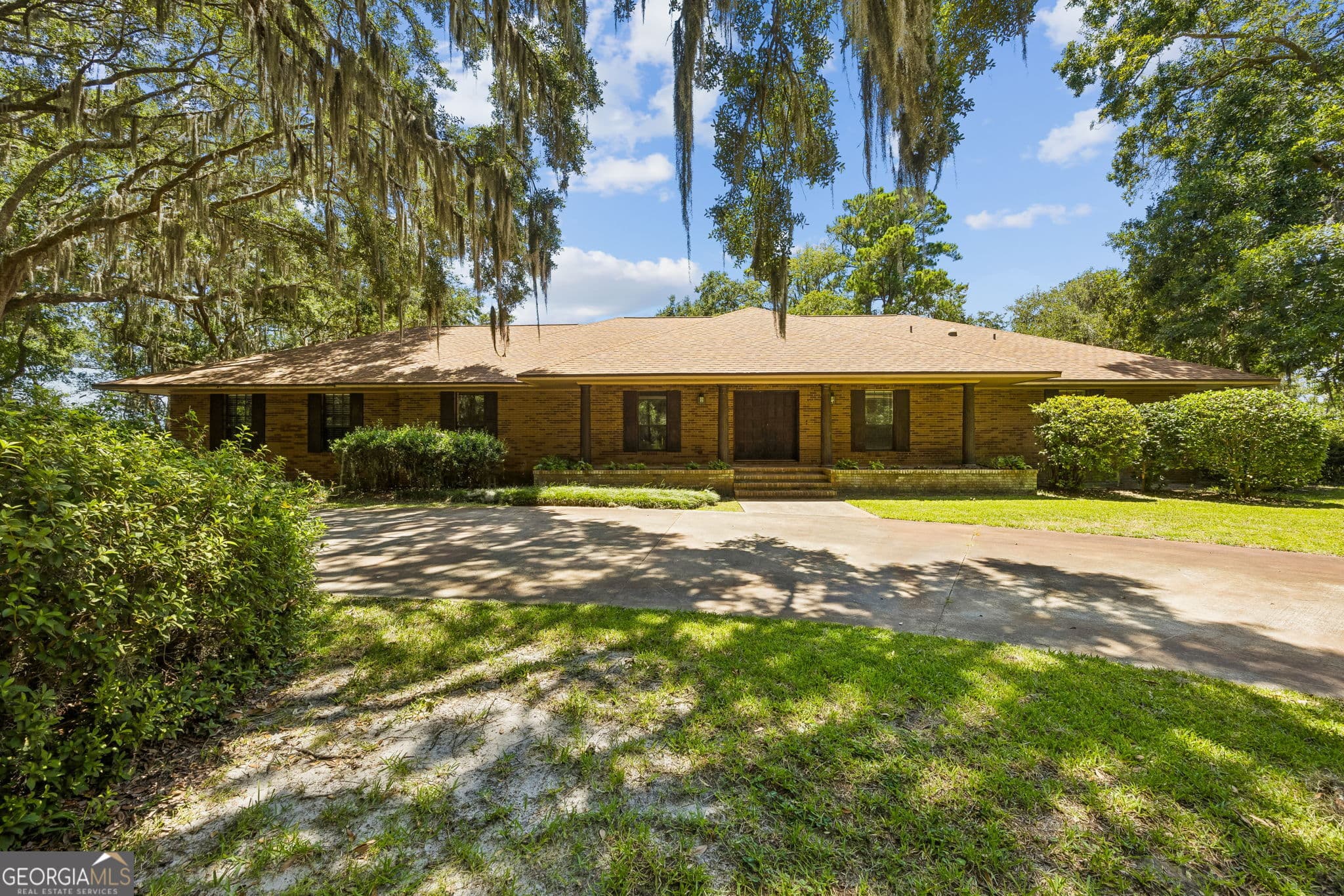 4 bedroom, 2.5 bathroom, 3,126 sq ft single family residence for sale at 811 Park Street, St. Marys, GA 31558