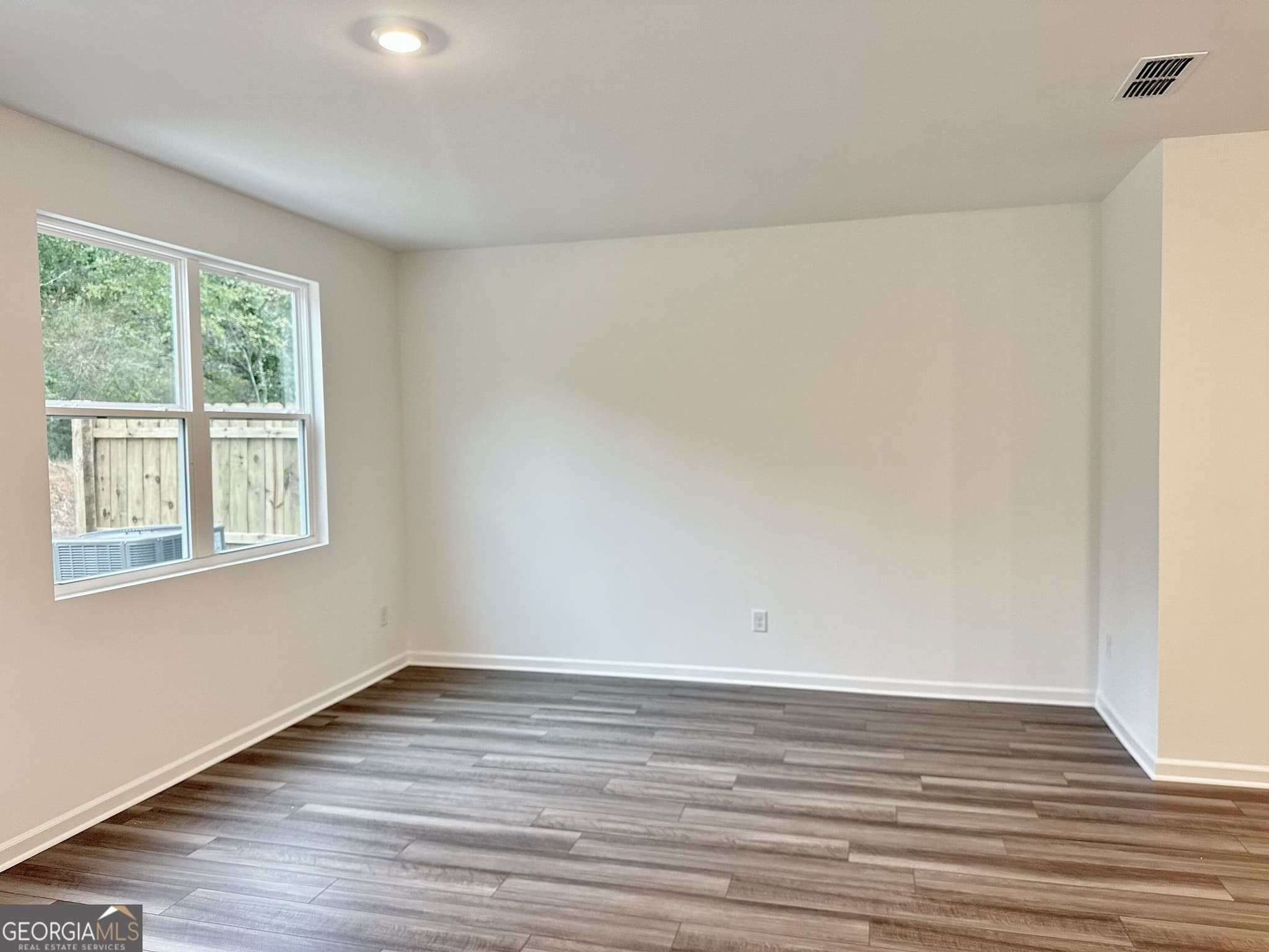 3 bedroom, 2.5 bathroom, 1,386 sq ft townhouse for sale at 166 Alpha Drive, Cartersville, GA 30120 — photo 9