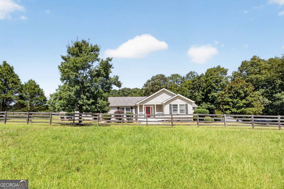 3 bedroom, 2 bathroom, 1,985 sq ft single family residence for sale at 849 Floyd Road, Danielsville, GA 30633 — photo 2
