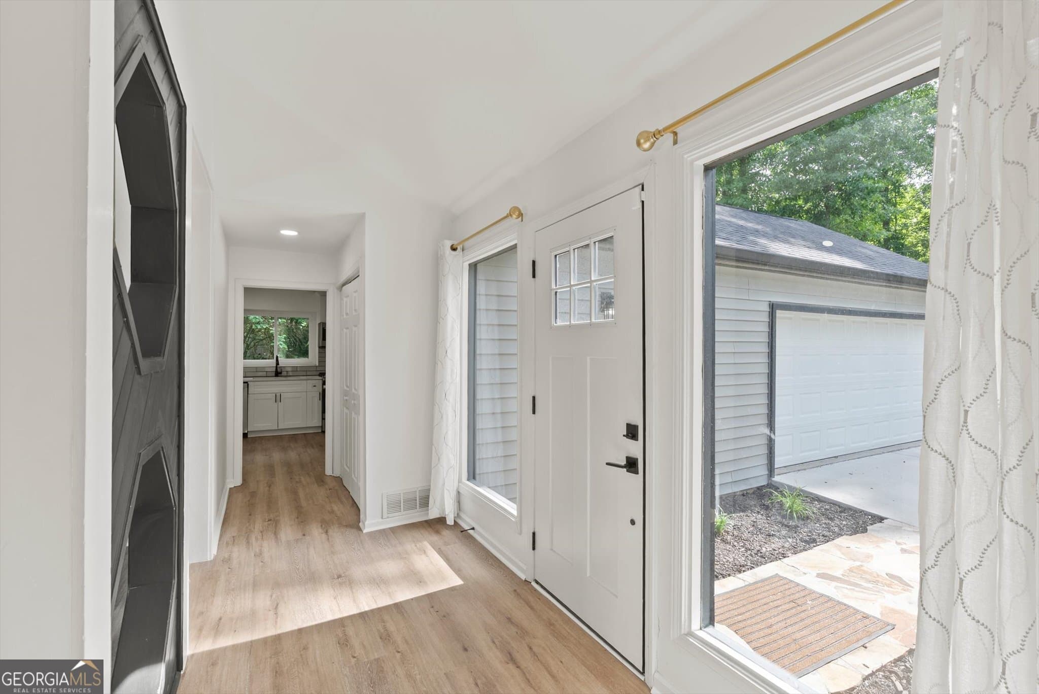 4 bedroom, 3 bathroom, 3,608 sq ft single family residence for sale at 1060 Deer Chase, Stone Mountain, GA 30088 — photo 4