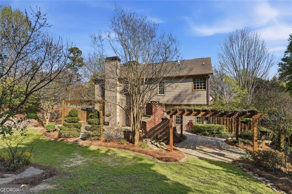 4 bedroom, 2.5 bathroom, 2,766 sq ft single family residence for sale at 1634 Bailey Farms Drive, Lawrenceville, GA 30043 — photo 3